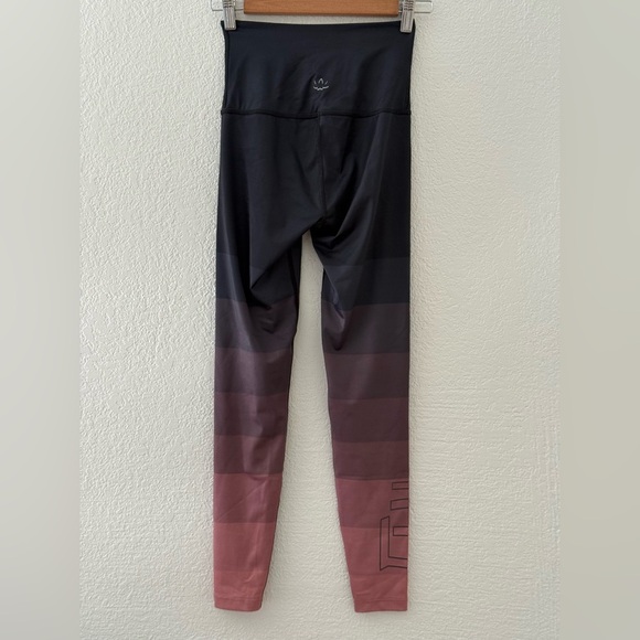 Beyond Yoga Lux High-Rise Ombré Striped Leggings Size XS - Picture 5 of 10